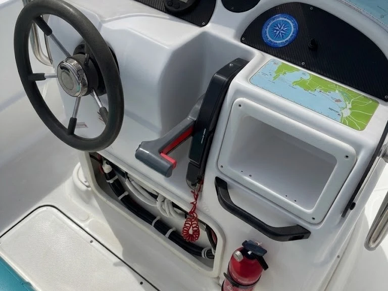 Vermietung Motorboot Ranieri mit Führerschein