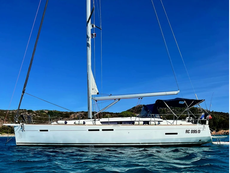 Ein Jeanneau Sun Odyssey 449 mieten in Ajaccio