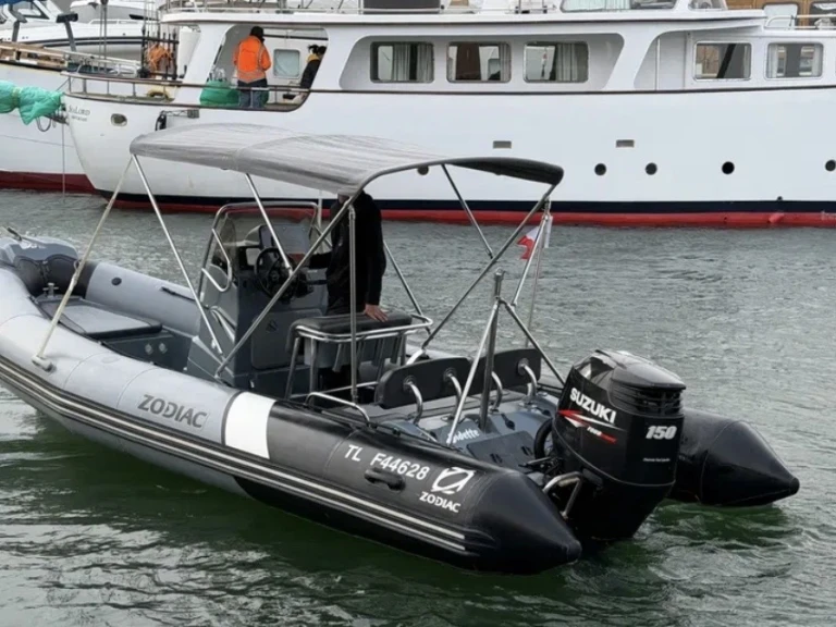Ein Zodiac Pro Open 650 mieten in Cavalaire-sur-Mer