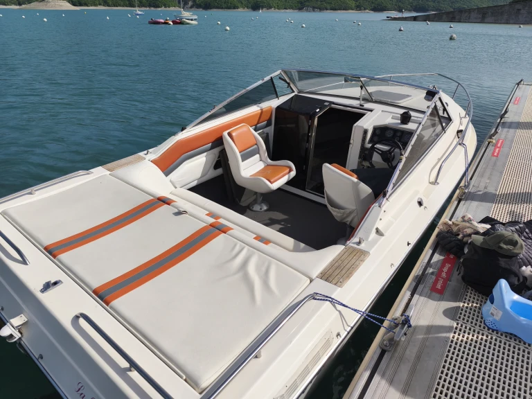 Boot mieten Chorges günstig Cuddy cabine 