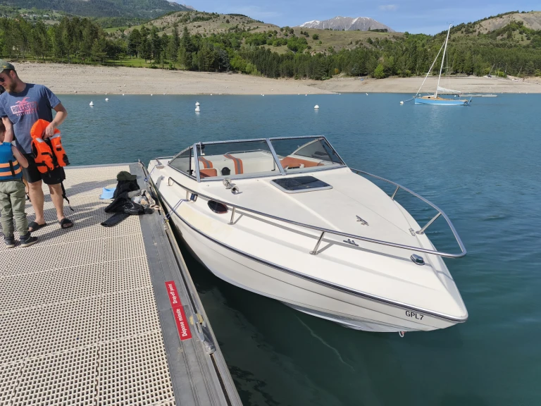 Motorboot mieten in Chorges - Monterey Cuddy cabine 
