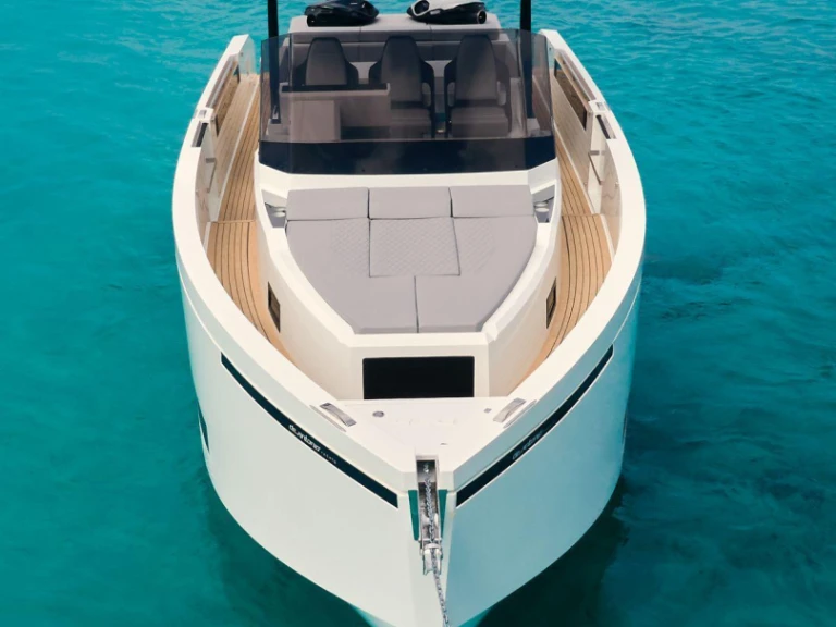 De Antonio D36 Open mieten Herceg Novi