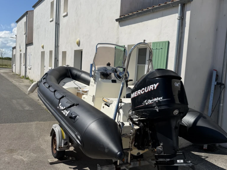 YachtCharter in La Cotinière - Bombard Sunrider 550 auf SamBoat