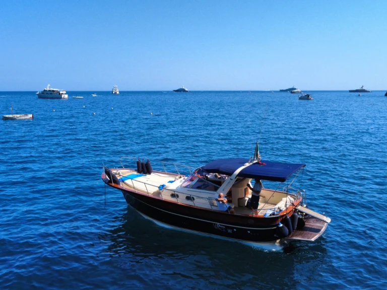 Bootsverleih Fratelli Aprea Sorrento 32 Semi Cabinato Salerno Samboat