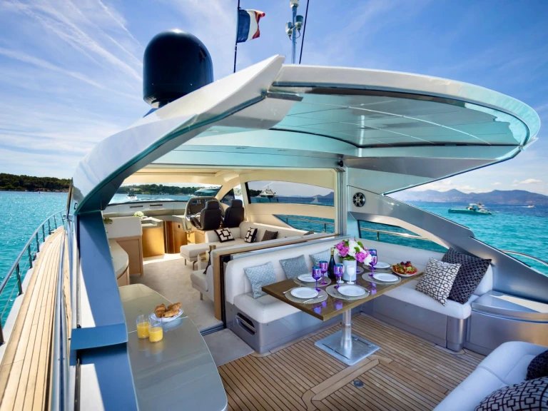 Yacht mit oder ohne Skipper Pershing mieten in Cannes