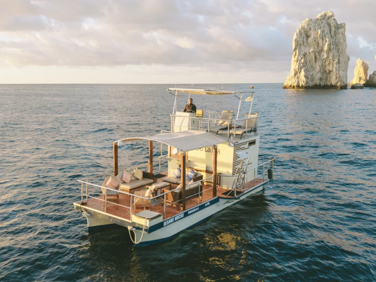 Motorboot mit oder ohne Skipper Custom Made mieten in Cabo San Lucas