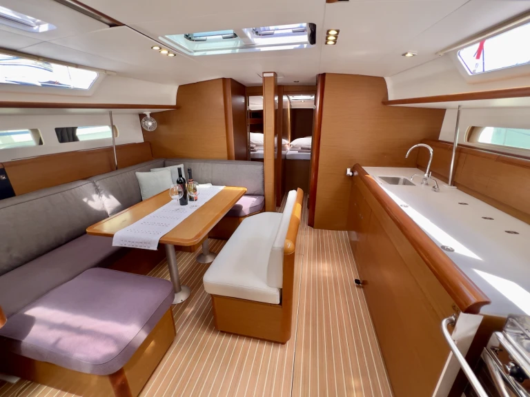 Segelboot mieten in Seget Donji zum besten Preis
