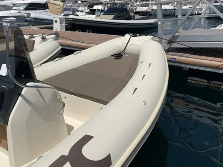 Schlauchboot mieten in Preko zum besten Preis