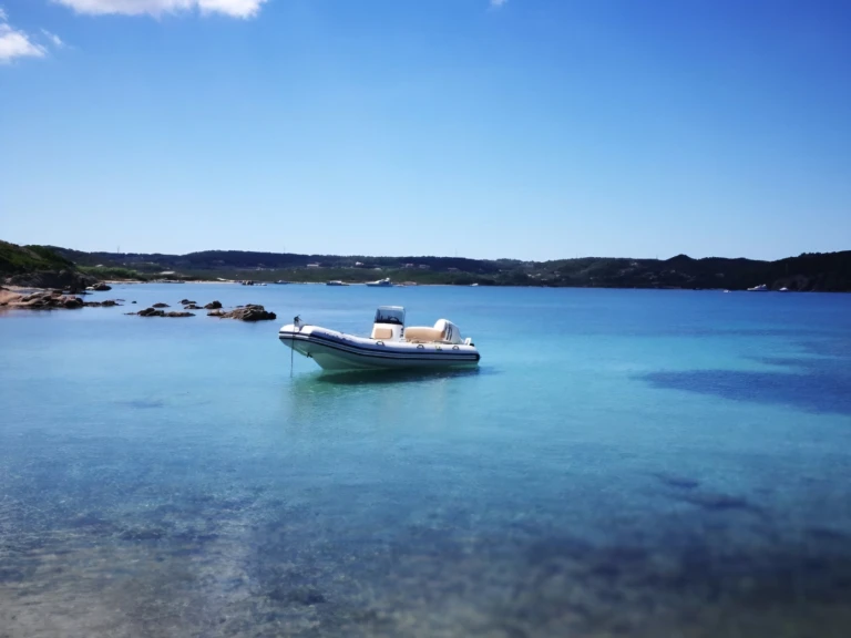 Schlauchboot mieten in Sant'Amanza zum besten Preis