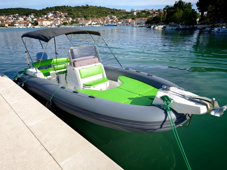 Bootsverleih Marlin Boat 790 Pro Dynamic Split Samboat