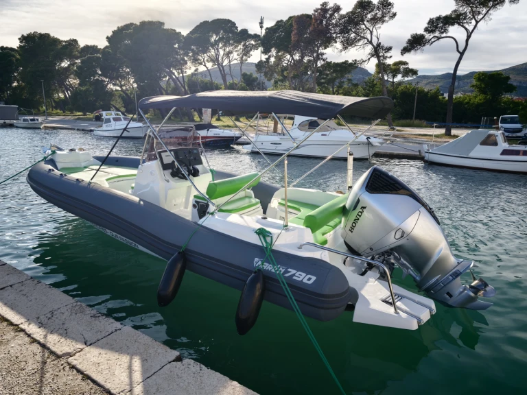 Schlauchboot mieten in Split zum besten Preis