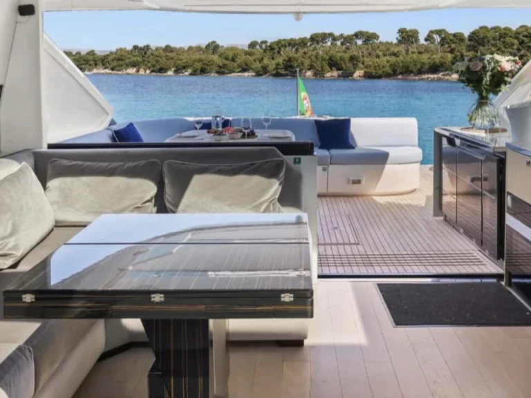 Ein Fairline Targa 64 mieten in Saint-Tropez