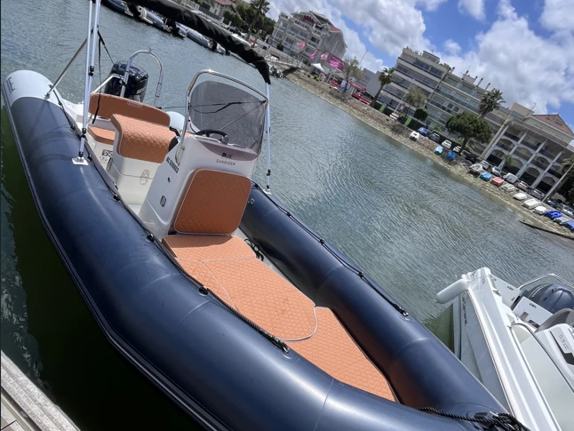 Ein Bombard Sunrider 650 mieten in Arcachon
