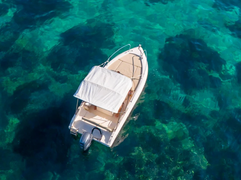 Motorboot mit oder ohne Skipper Capelli mieten in Port de Bormes-les-Mimosas
