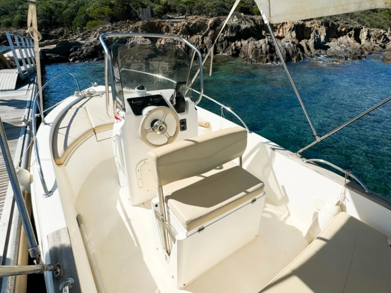 Motorboot mieten in Port de Bormes-les-Mimosas zum besten Preis