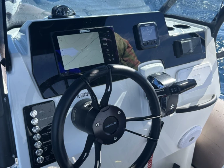 Ein Brig Eagle Brig 650 Eagle mieten in Villefranche-sur-Mer