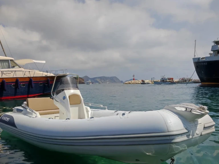 Vermietung Schlauchboot Kardis mit Führerschein