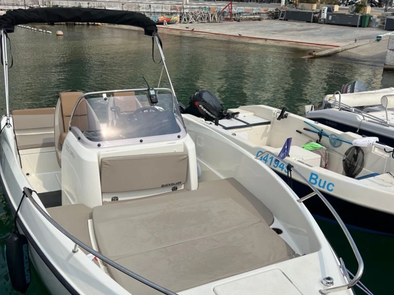 YachtCharter in Villefranche-sur-Mer - Quicksilver Quicksilver 555 Open auf SamBoat