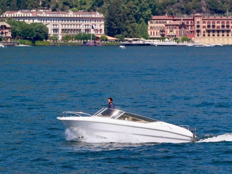 Motorboot mieten in Como (City) zum besten Preis