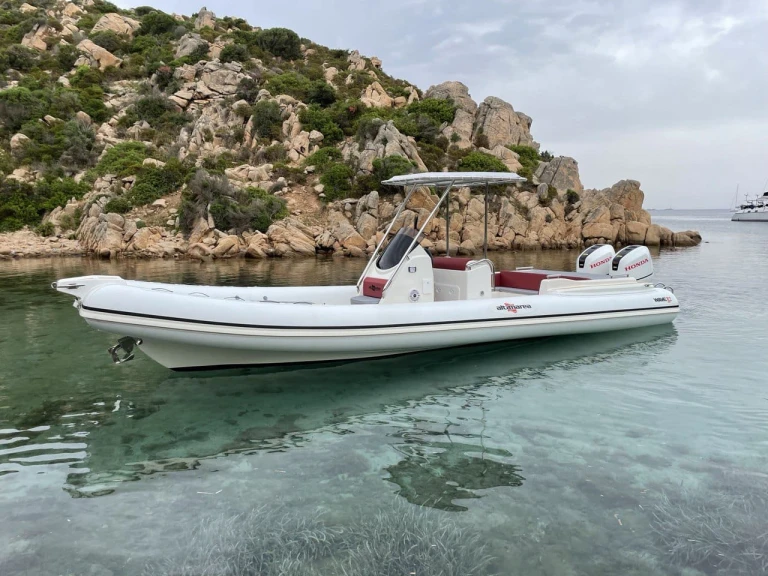 Ein Altamarea Altamarea Wave 27 GT mieten in Cannigione di Arzachena