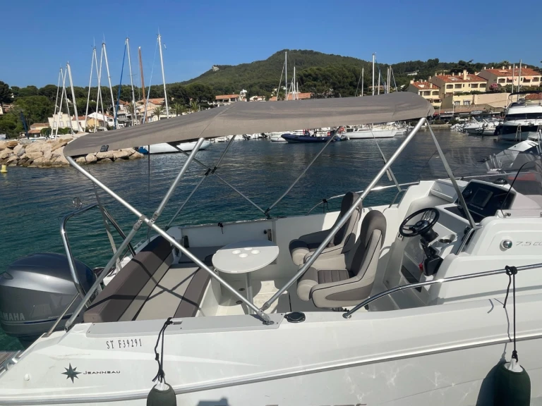 Vermietung Motorboot Jeanneau mit Führerschein