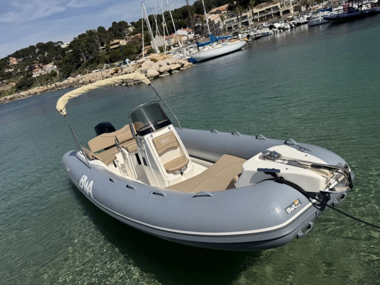 Ein Bwa Sport 22 GT mieten in La Madrague