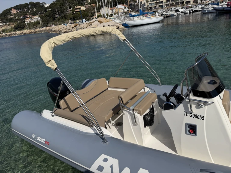 Ein Bwa Sport 22 GT mieten in La Madrague