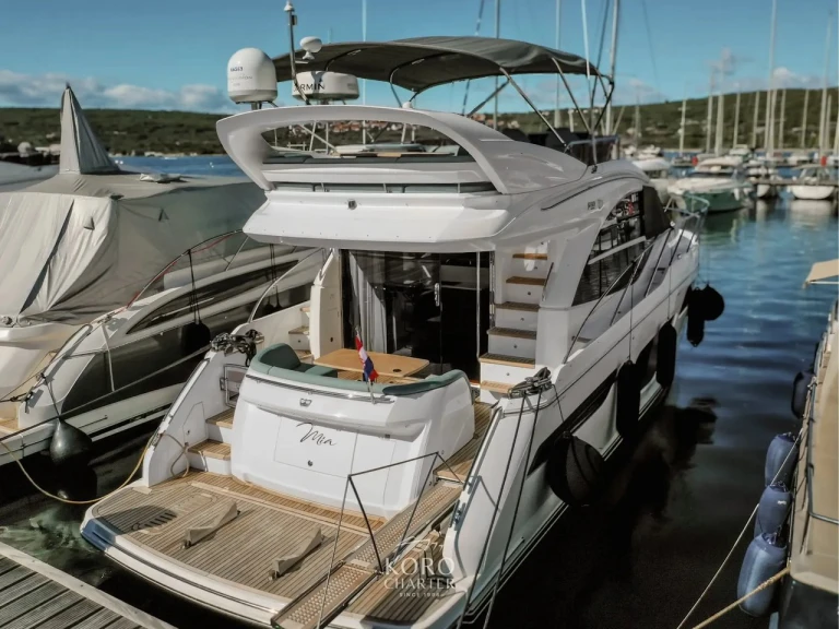 YachtCharter in Punat - Princess Princess 50 Flybridge - 3 + 1 cab. auf SamBoat
