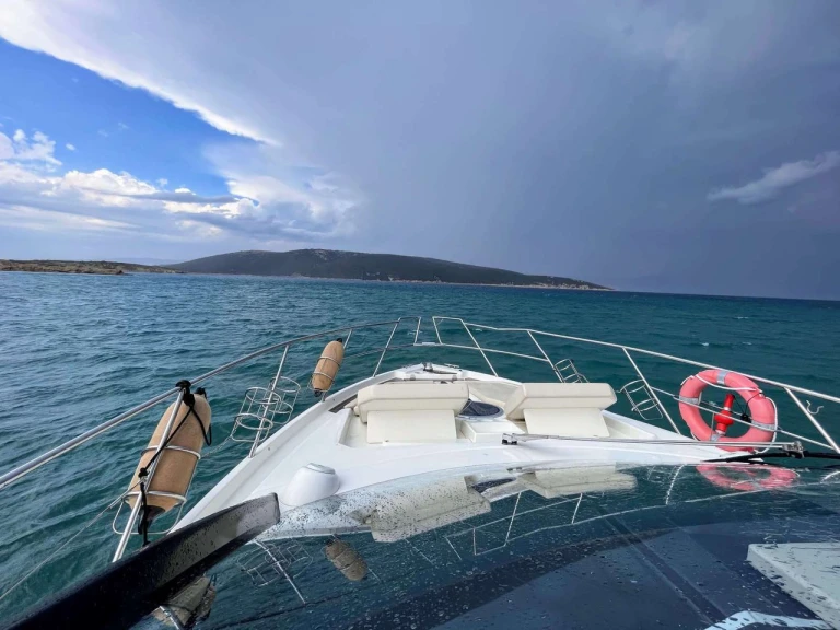 Yacht mit oder ohne Skipper Cranchi mieten in Punat