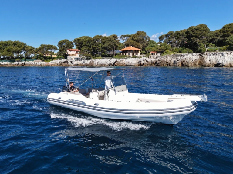 Ein Capelli Tempest 775 mieten in Cannes