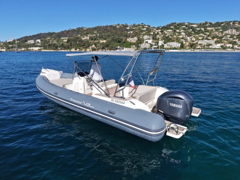 YachtCharter in Golfe-Juan - Capelli Tempest 775 auf SamBoat