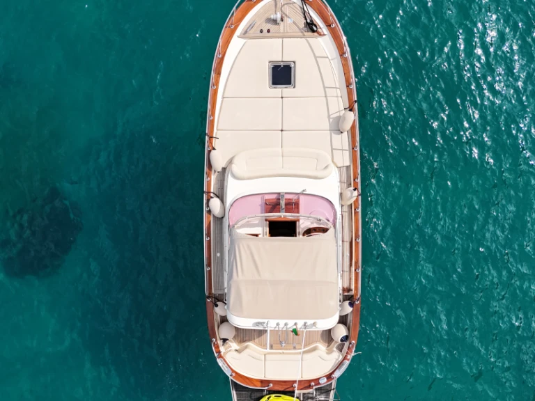 Boot mieten Capri günstig Sorrento 32 Semi Cabinato
