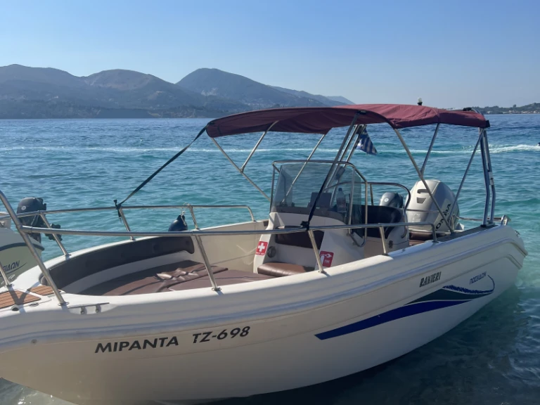 Motorboot mit oder ohne Skipper Ranieri mieten in Zakynthos