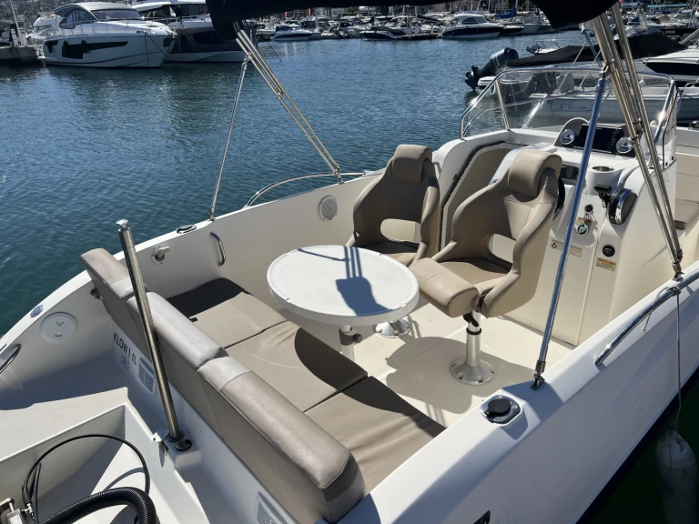 Motorboot mit oder ohne Skipper Quicksilver mieten in Cannes