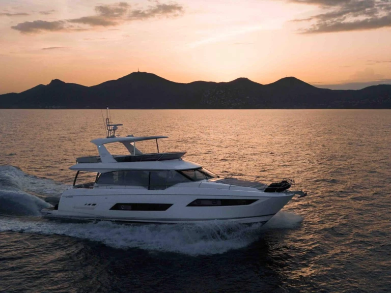 Yacht mit oder ohne Skipper Prestige Yachts mieten in Monaco