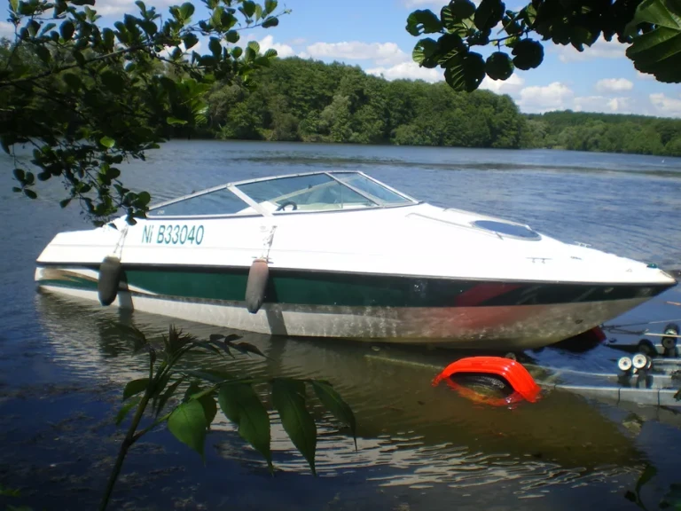 Motorboot mit oder ohne Skipper Seaswirl mieten in Metz