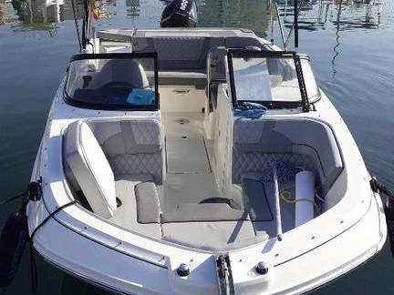 Ein Bayliner VR6 OB mieten in Club Náutico can Pastilla