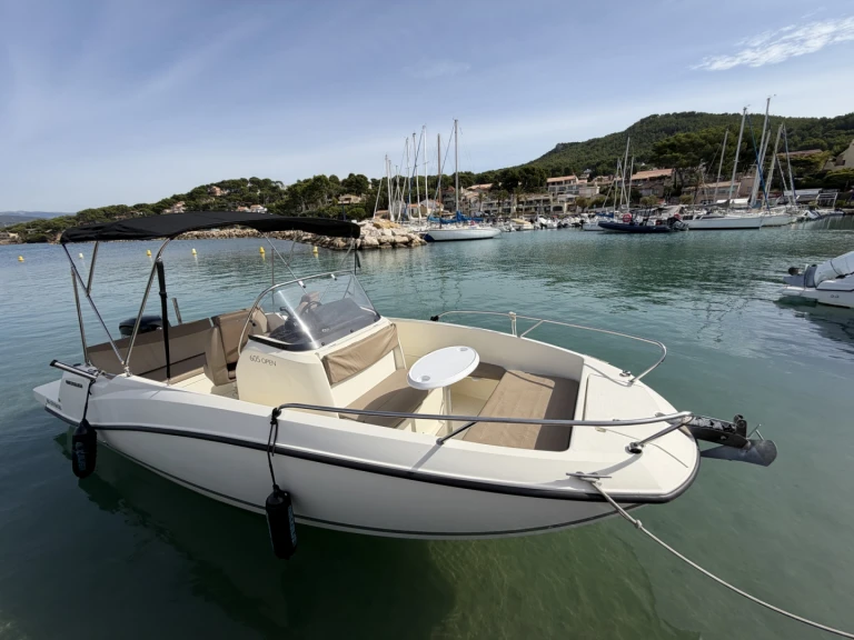 YachtCharter in La Madrague - Quicksilver Activ 605 Open auf SamBoat