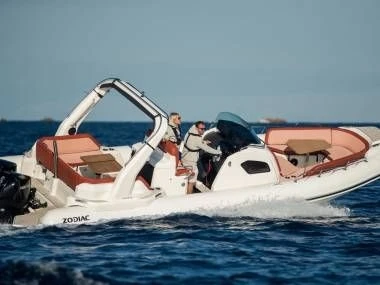 Bootsverleih ZODIAC MILPRO MEDLINE 9 NEO Hyères Samboat