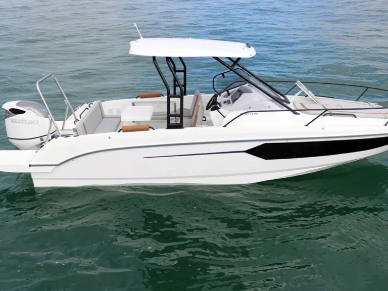 YachtCharter in Hyères - Bénéteau Flyer 8 auf SamBoat