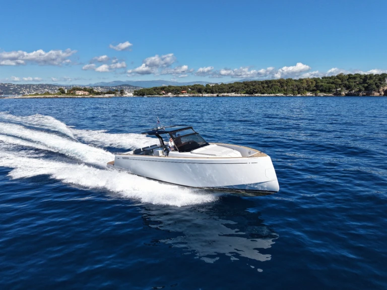 Motorboot mit oder ohne Skipper Pardo Yachts mieten in Golfe-Juan