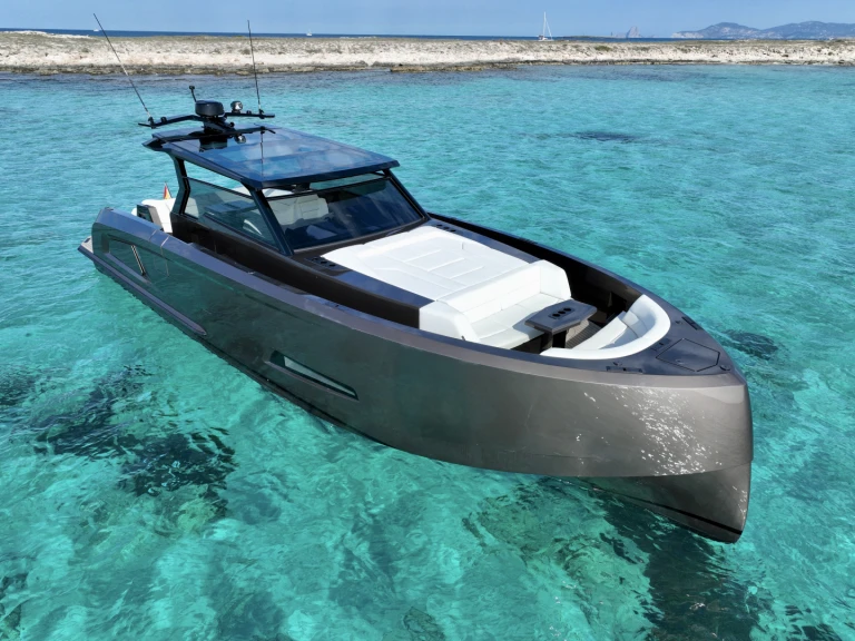 Motorboot mit oder ohne Skipper Vanquish mieten in Ibiza Town