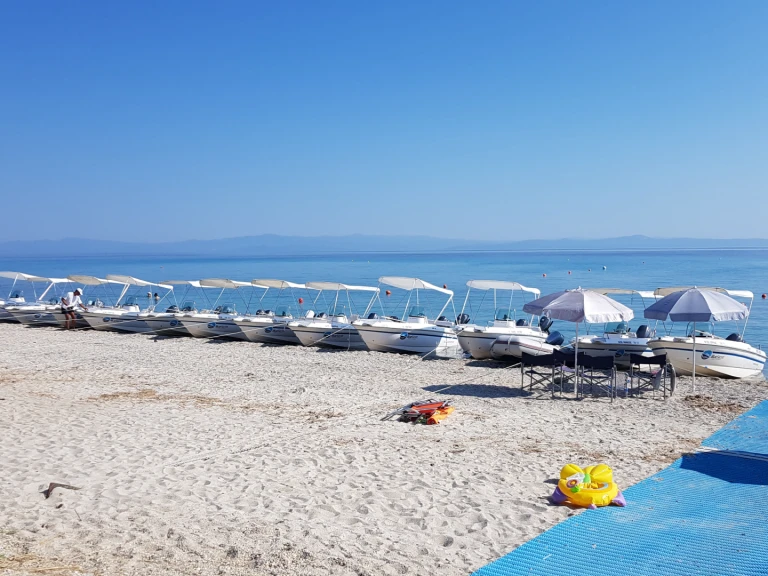 Ein Olympic Boats 490cc mieten in Chalkidiki (Regionalbezirk)