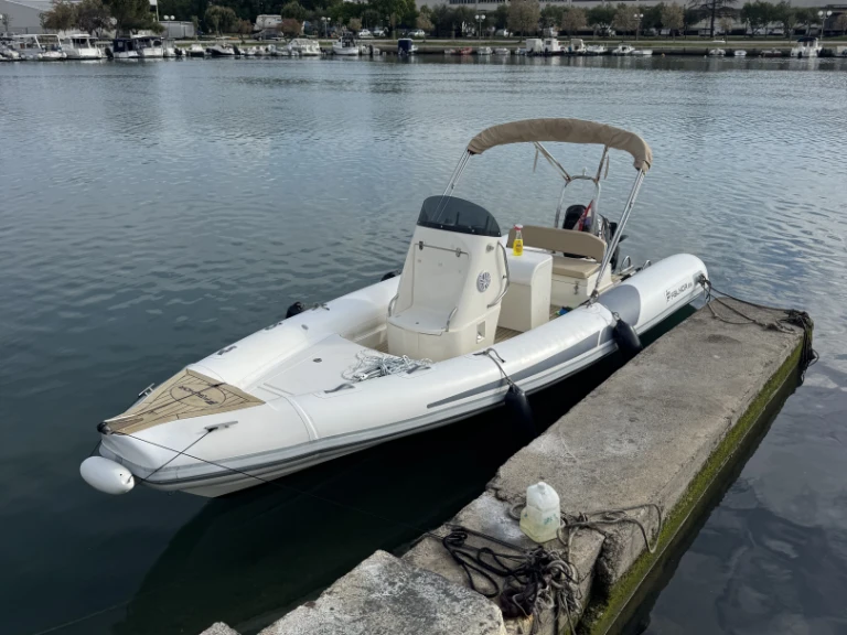 YachtCharter in Zadar - Falkor falkor 23 auf SamBoat