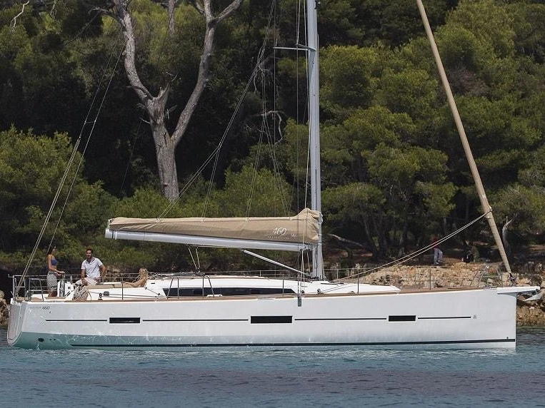 Ein Dufour Dufour 460 Grand Large mieten in Tivat
