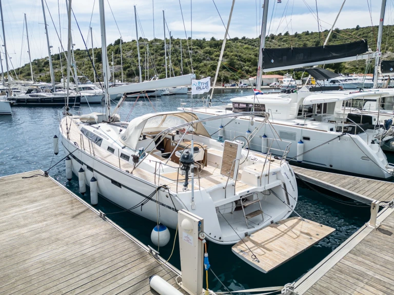 Bootsverleih Bavaria Cruiser 56 Primošten Samboat