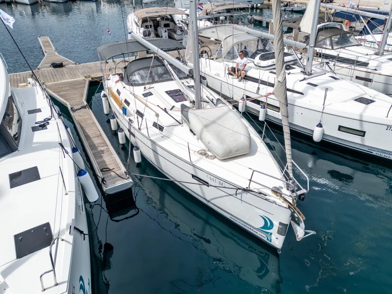Ein Bavaria Cruiser 40 mieten in Primošten