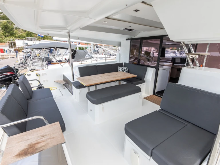 Katamaran mieten in Primošten - Fountaine Pajot Astrea 42