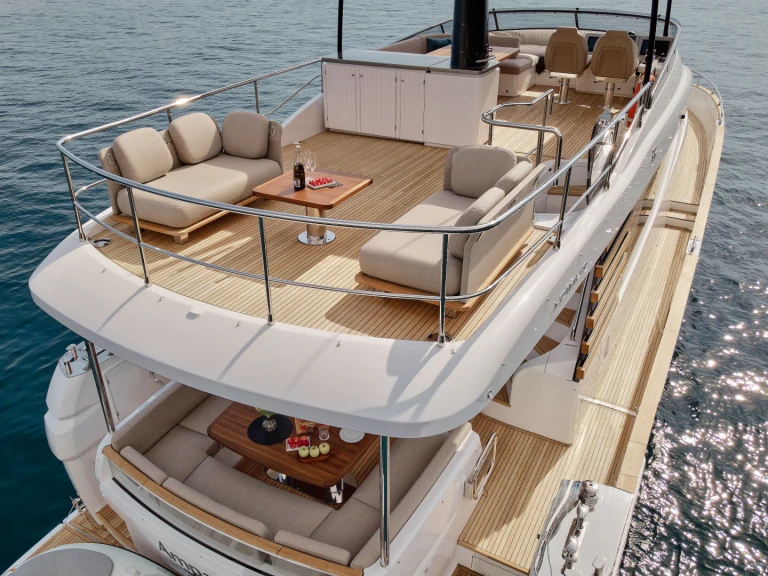 Boot mieten Podstrana günstig Azimut Magellano 66