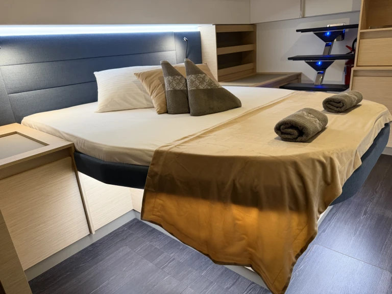 Katamaran mit oder ohne Skipper Fountaine Pajot mieten in Seget Donji